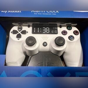 PlayStation Controller (White) Alarm Clock by Paladone USB Input PS4 Brand New
